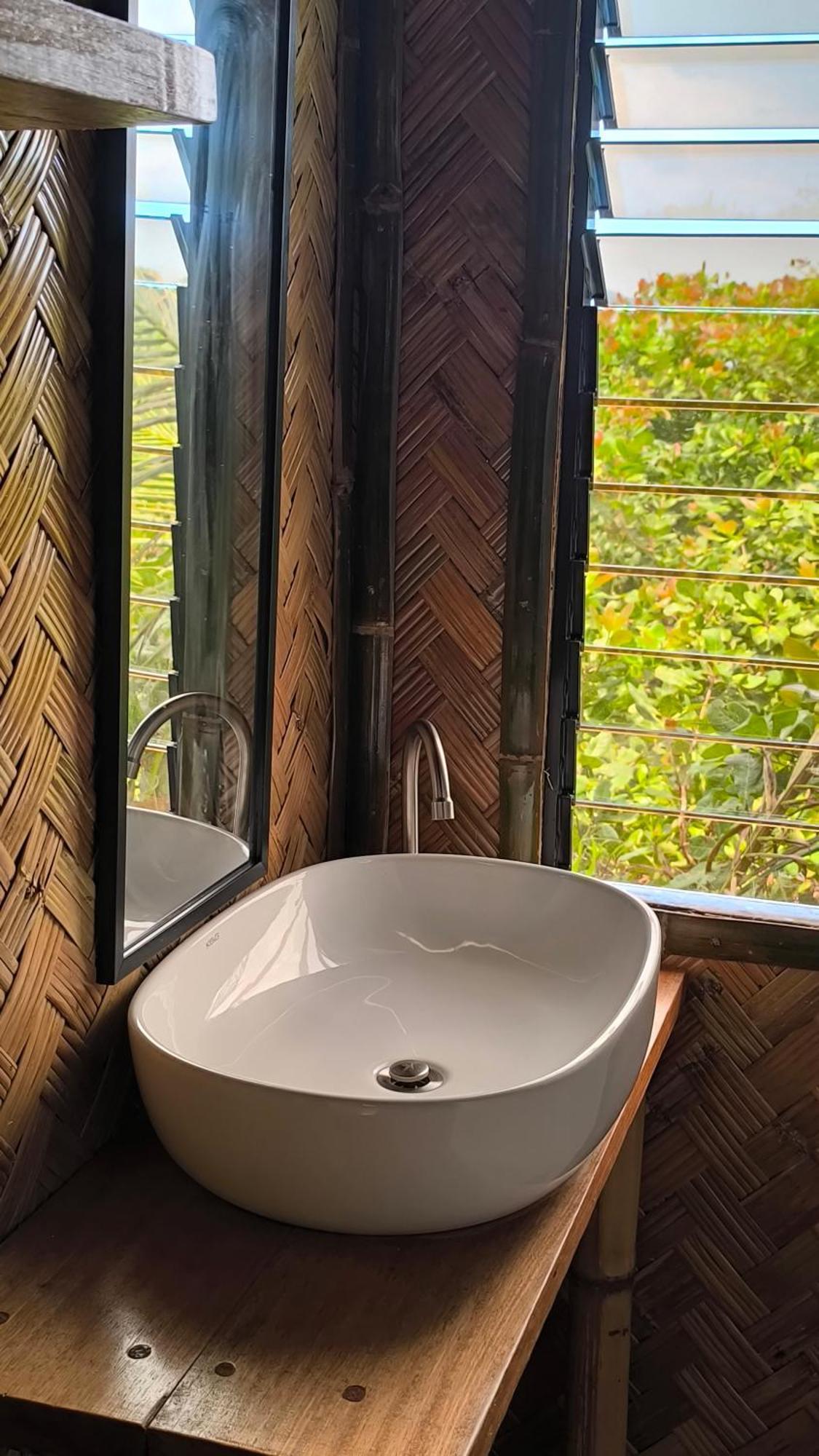 Ocean Green Eco Lodge Puerto Princesa Luaran gambar